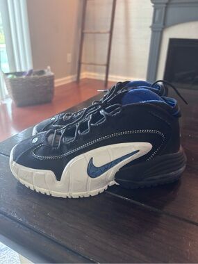 Penny Hardaway V1 Nike Kids Black and Blue Sneakers with White Midsole